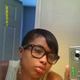 MoNique_Essence_Vanity